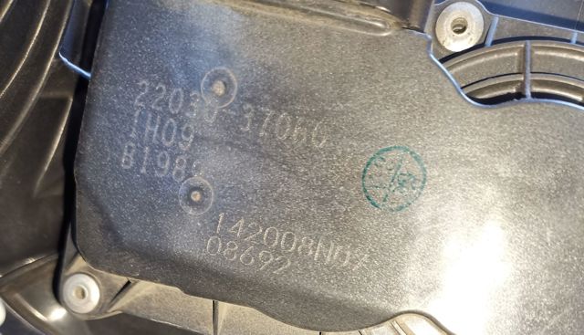 Przepustnica, komplet 2203037060 TOYOTA