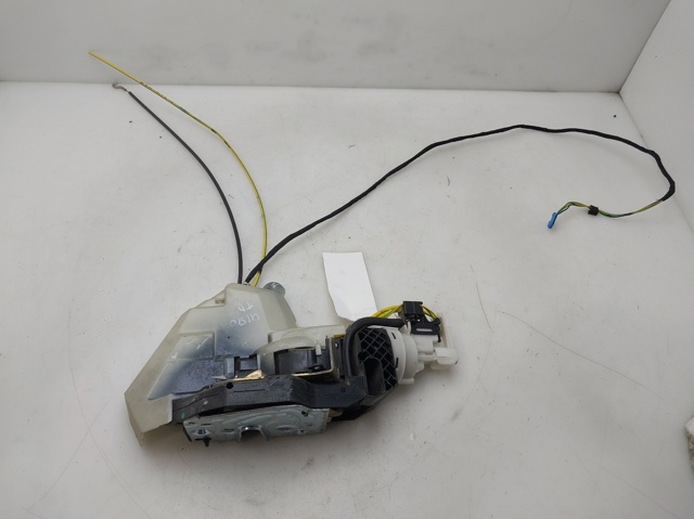 Kupić Zamek drzwi tylnych prawych Mercedes S  W220 w dobrej cenie