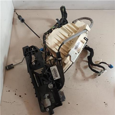 Pałąk zewnętrznej klamki drzwi tylnych prawych 2217600834 MERCEDES