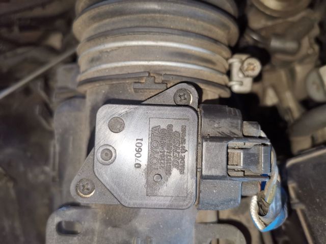 Czujnik przepływu powietrza, przepływomierz powietrza M.A.F. 222040N010 TOYOTA