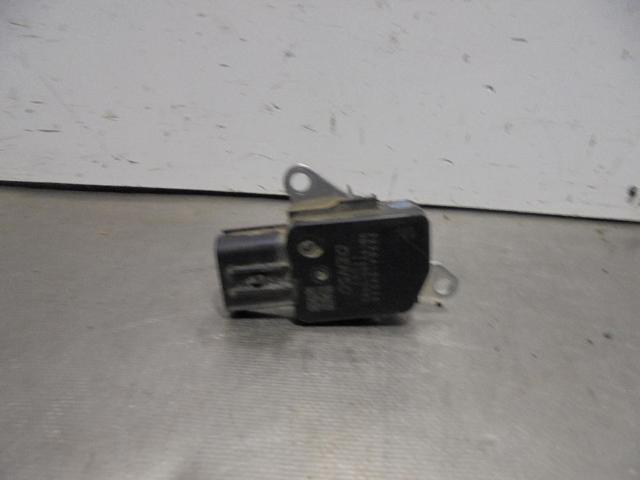 222040V020 Toyota