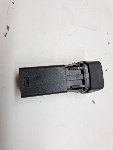 Przycisk włączania światła awaryjnego Ford Focus 4 HP