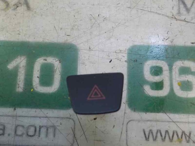 Przycisk włączania światła awaryjnego Ford Focus 4 HP