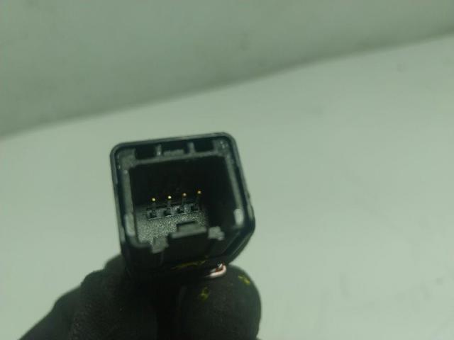 Przycisk włączania światła awaryjnego Ford Focus 4 HP