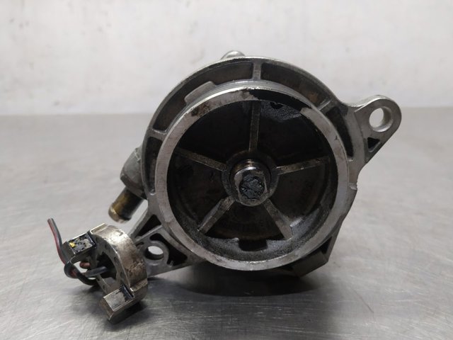 Pompa podciśnienia 2246126 BMW