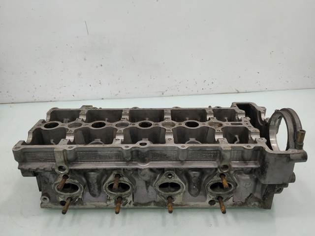 Głowica cylindrów 22466019 BMW