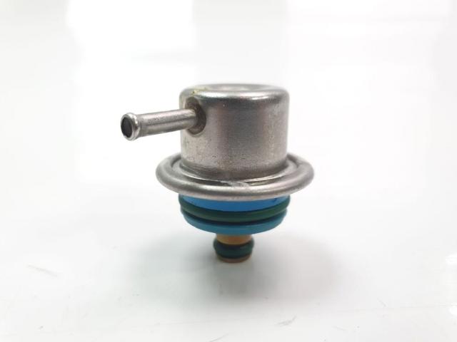 Regulator ciśnienia paliwa w listwie paliwowej 226705070R RENAULT