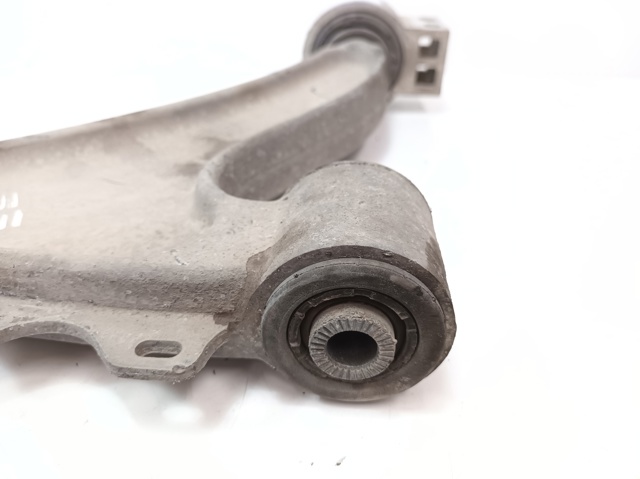 Silentblock przedniego wahacza dolnego 22792989 OPEL