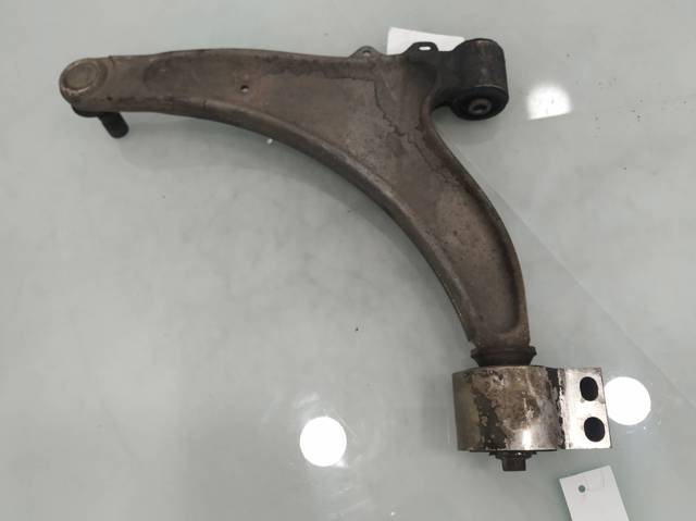 Wahacz zawieszenia przedniego dolny prawy 22792991 OPEL