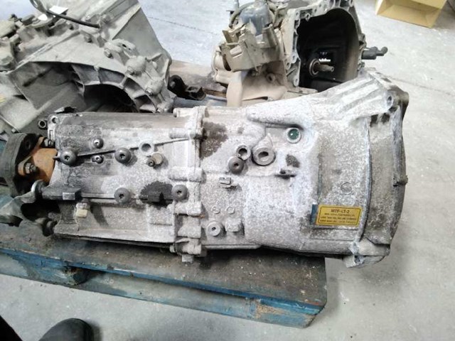 Mechaniczna skrzynia biegów w komplecie 23007533513 BMW