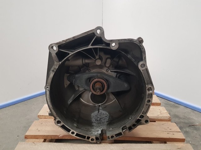Mechaniczna skrzynia biegów w komplecie 23007533818 BMW