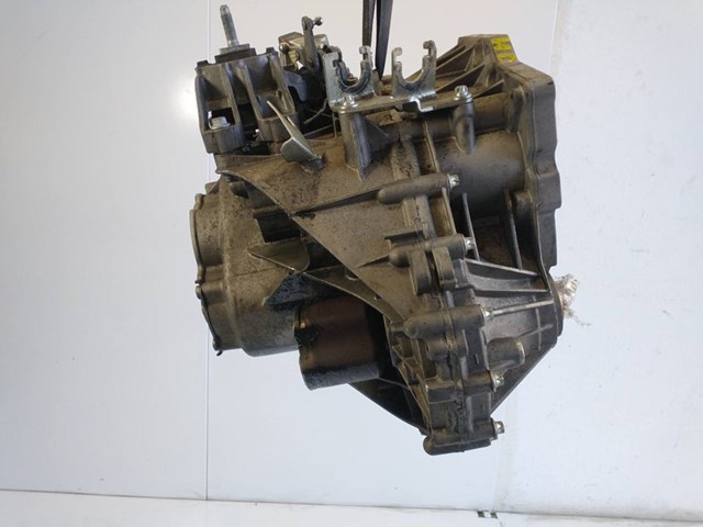 Mechaniczna skrzynia biegów w komplecie 23007568721 BMW