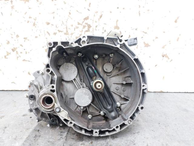 Mechaniczna skrzynia biegów w komplecie 23007573475 BMW