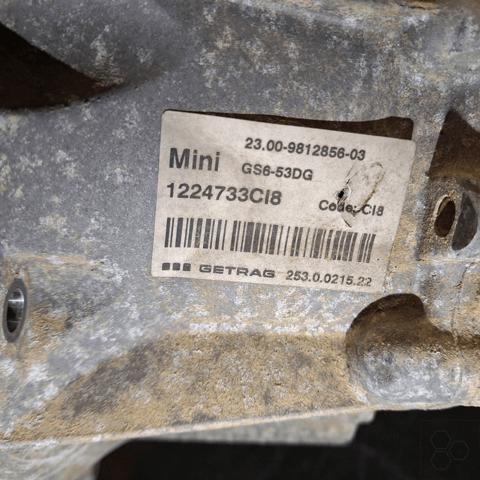 Mechaniczna skrzynia biegów w komplecie 23009812881 BMW