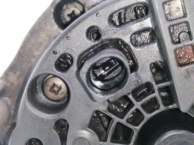 Alternator 2310069T61 NISSAN