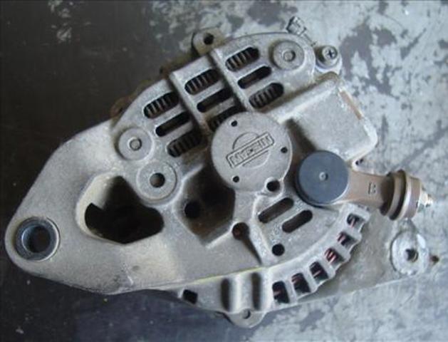 Alternator Nissan Prairie M11