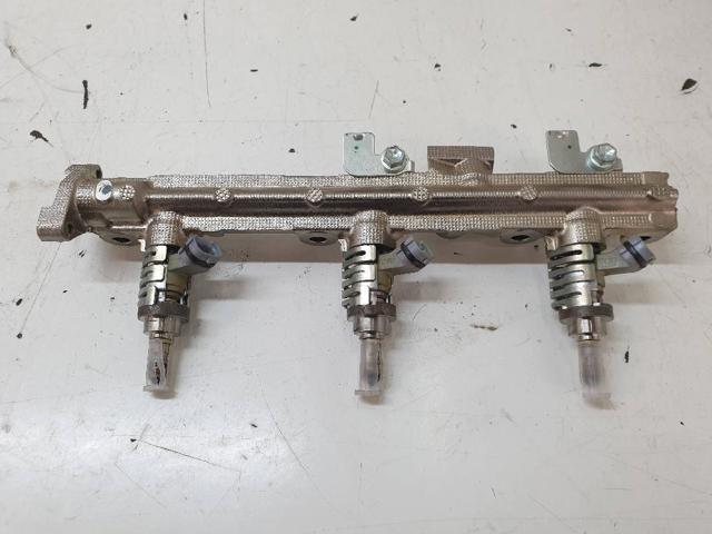 Wtryskiwacz paliwa Lexus IS E2