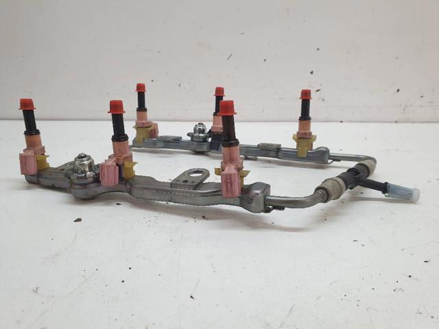 Wtryskiwacz paliwa Lexus IS E2