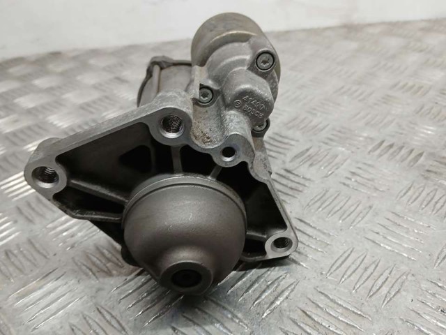 Rozrusznik 233000686R RENAULT