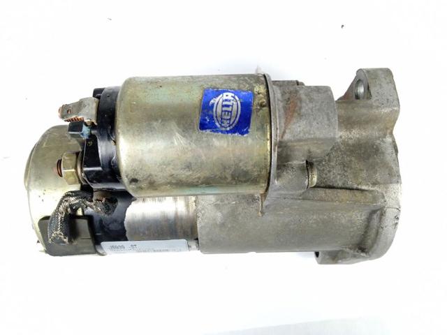 Rozrusznik Nissan Prairie M11