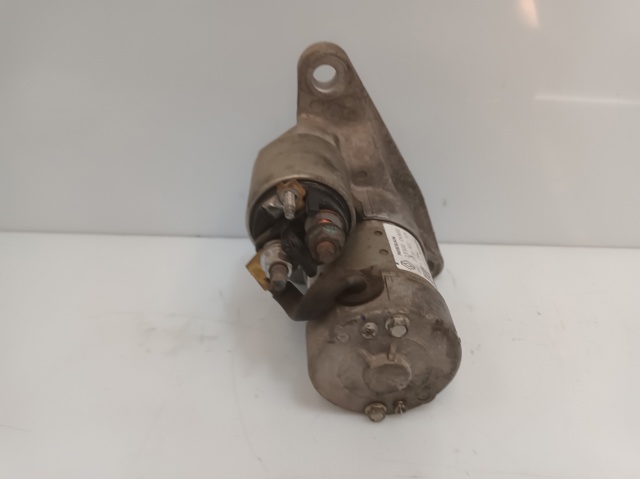 Rozrusznik 23300CK800 RENAULT