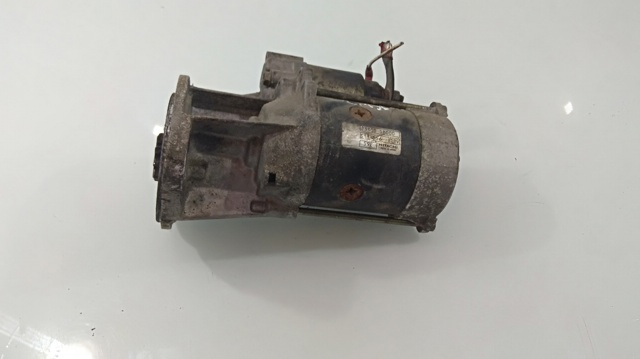 Rozrusznik 23300DB000 RENAULT