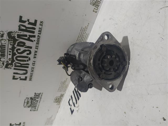 Rozrusznik 23300VC101 NISSAN