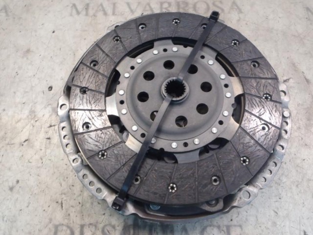 Zestaw sprzęgła (3 części) 2335400QAG NISSAN
