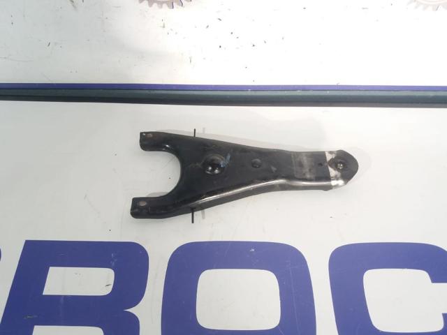 Korbowód tłoka silnika 235104A400 HYUNDAI