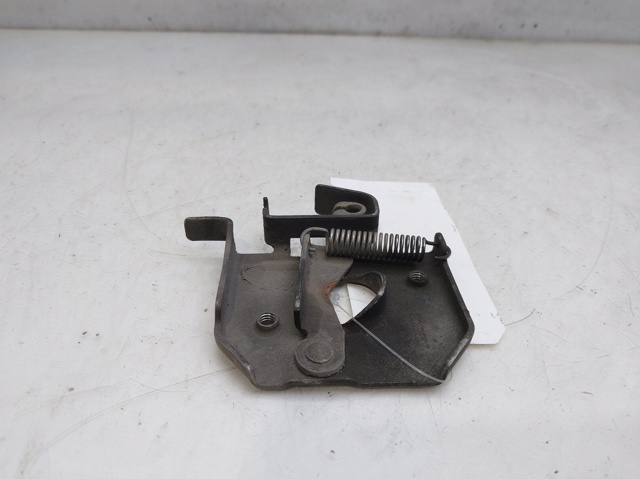 Zamek maski 236510B RENAULT