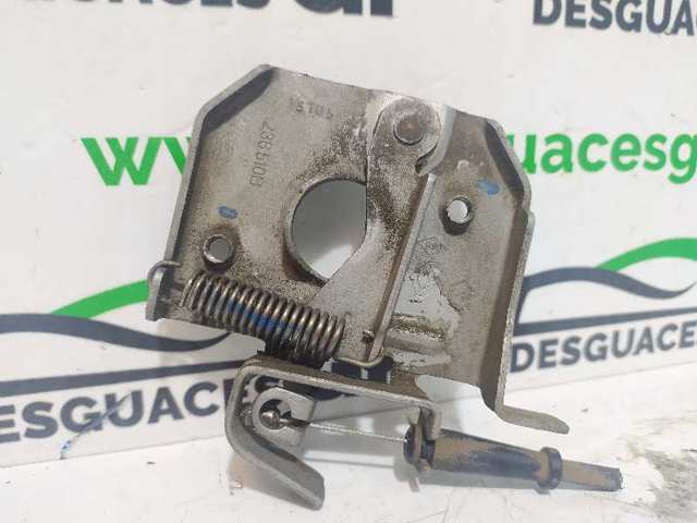 Zamek maski 236510B RENAULT