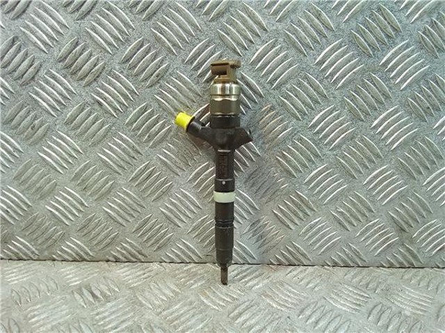 Wtryskiwacz paliwa 236700G010 TOYOTA