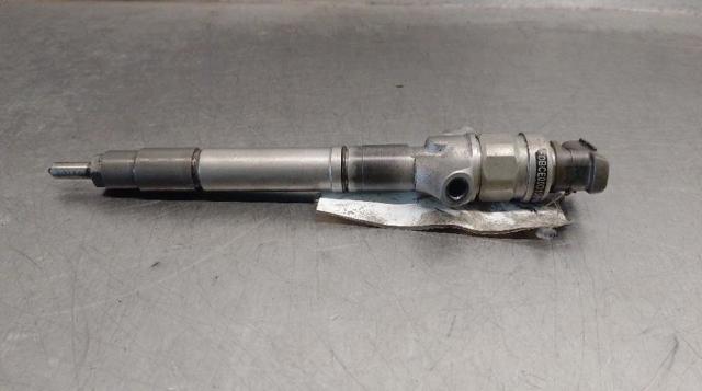 Wtryskiwacz paliwa 236700R010 TOYOTA