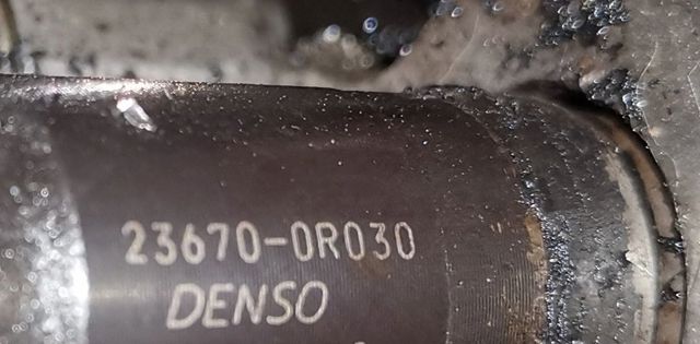 Wtryskiwacz paliwa 236700R030 TOYOTA