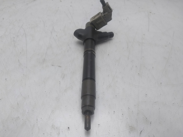 Wtryskiwacz paliwa 236700R100 TOYOTA