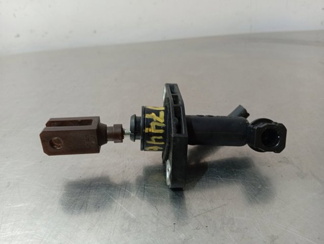 Cylinder sprzęgła główny 2381079J20 SUZUKI
