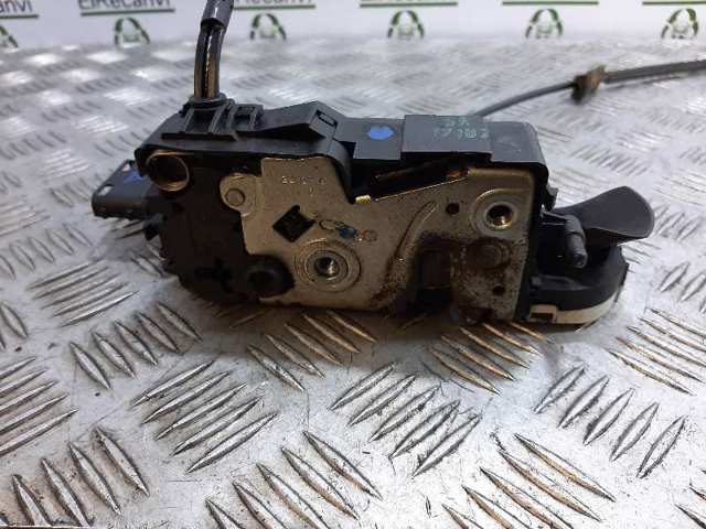 Zamek drzwi przednich lewych 24087158 PEUGEOT