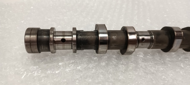 Wał rozrządu silnika ssący, dolotowy Hyundai Matrix FC