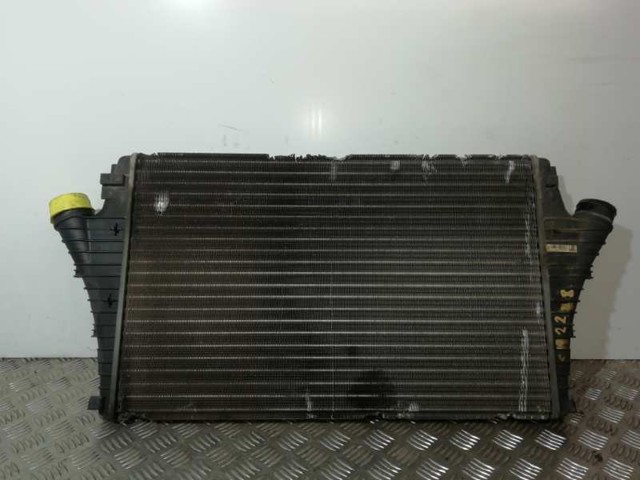 Chłodnica intercoolera 244118366 OPEL