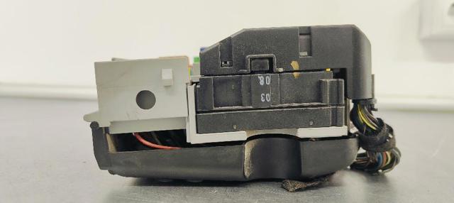 Skrzynka bezpieczników Opel Astra F69