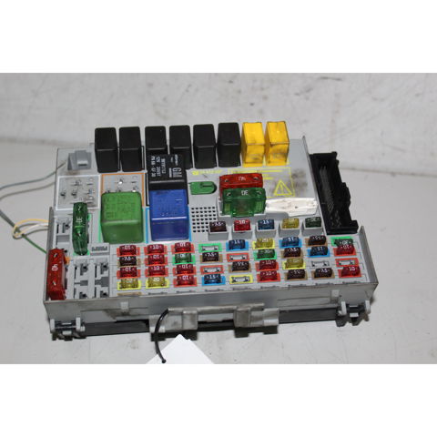 Skrzynka bezpieczników Opel Astra F69