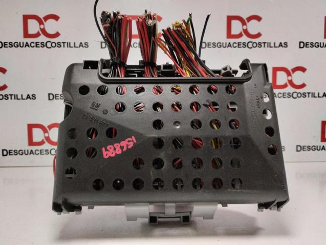 Skrzynka bezpieczników Opel Astra F69