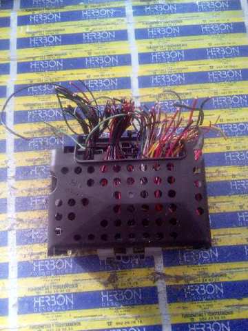 Skrzynka bezpieczników Opel Astra F69