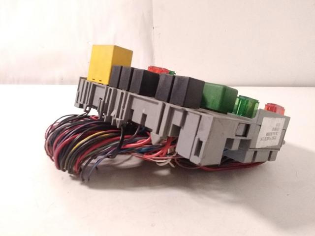 Skrzynka bezpieczników Opel Astra F69