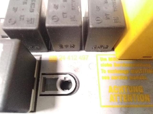 Skrzynka bezpieczników Opel Astra F69