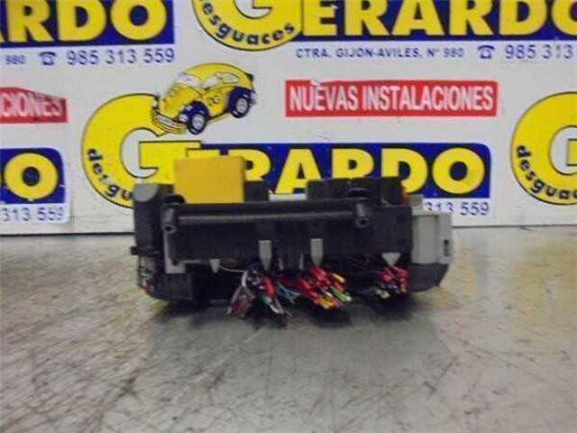 Skrzynka bezpieczników Opel Astra F69