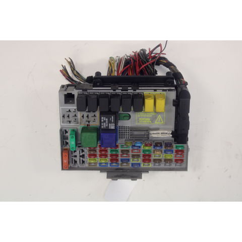 Skrzynka bezpieczników Opel Astra F69