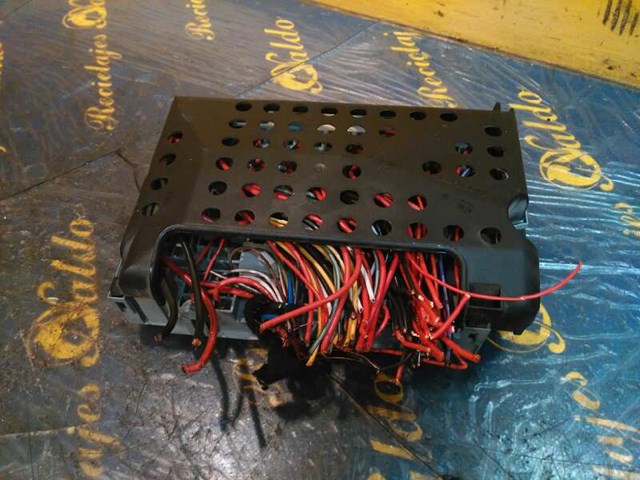 Skrzynka bezpieczników Opel Astra F69