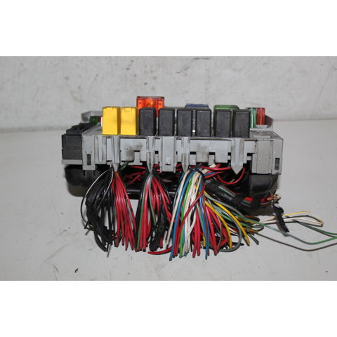 Skrzynka bezpieczników Opel Astra F69