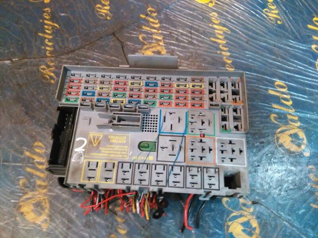 Skrzynka bezpieczników Opel Astra F69